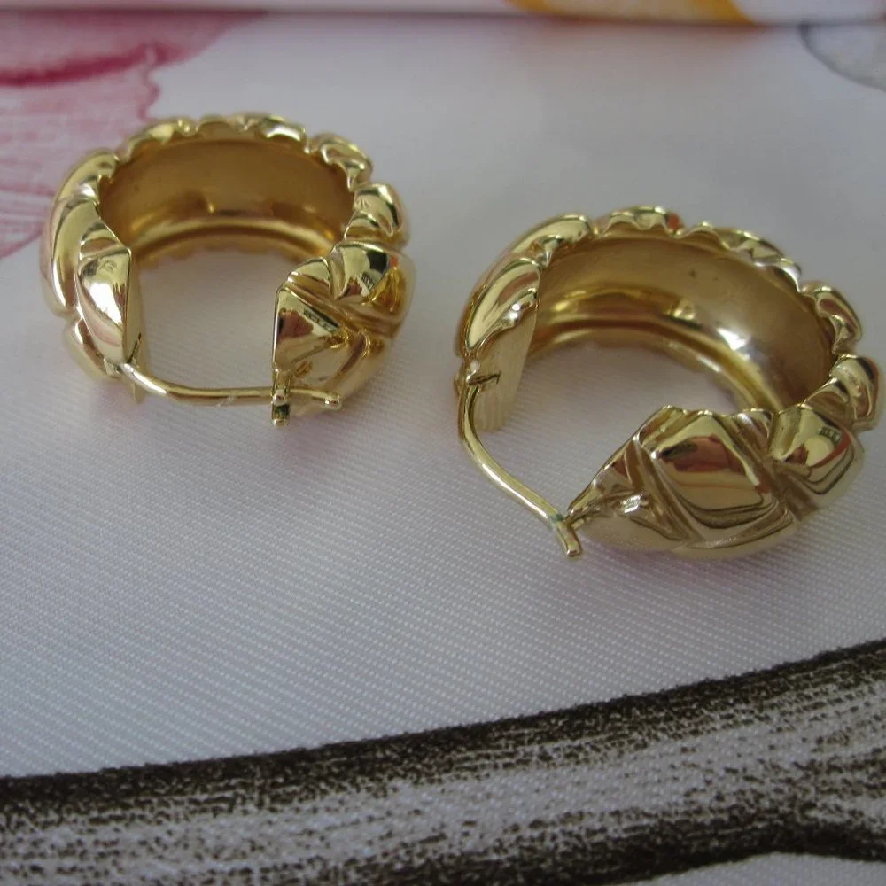 Missoma Lucy Williams Chunky Waffle Hoop Earrings - Picture 9 of 12